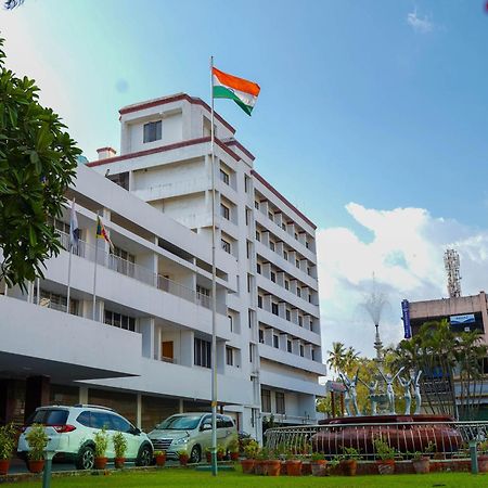 กาสิโน โฮเต็ล ลิมิเต็ด Hotel Thrissur ภายนอก รูปภาพ