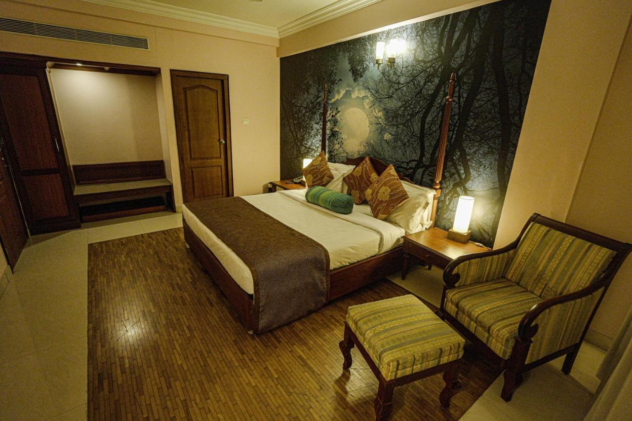 กาสิโน โฮเต็ล ลิมิเต็ด Hotel Thrissur ภายนอก รูปภาพ
