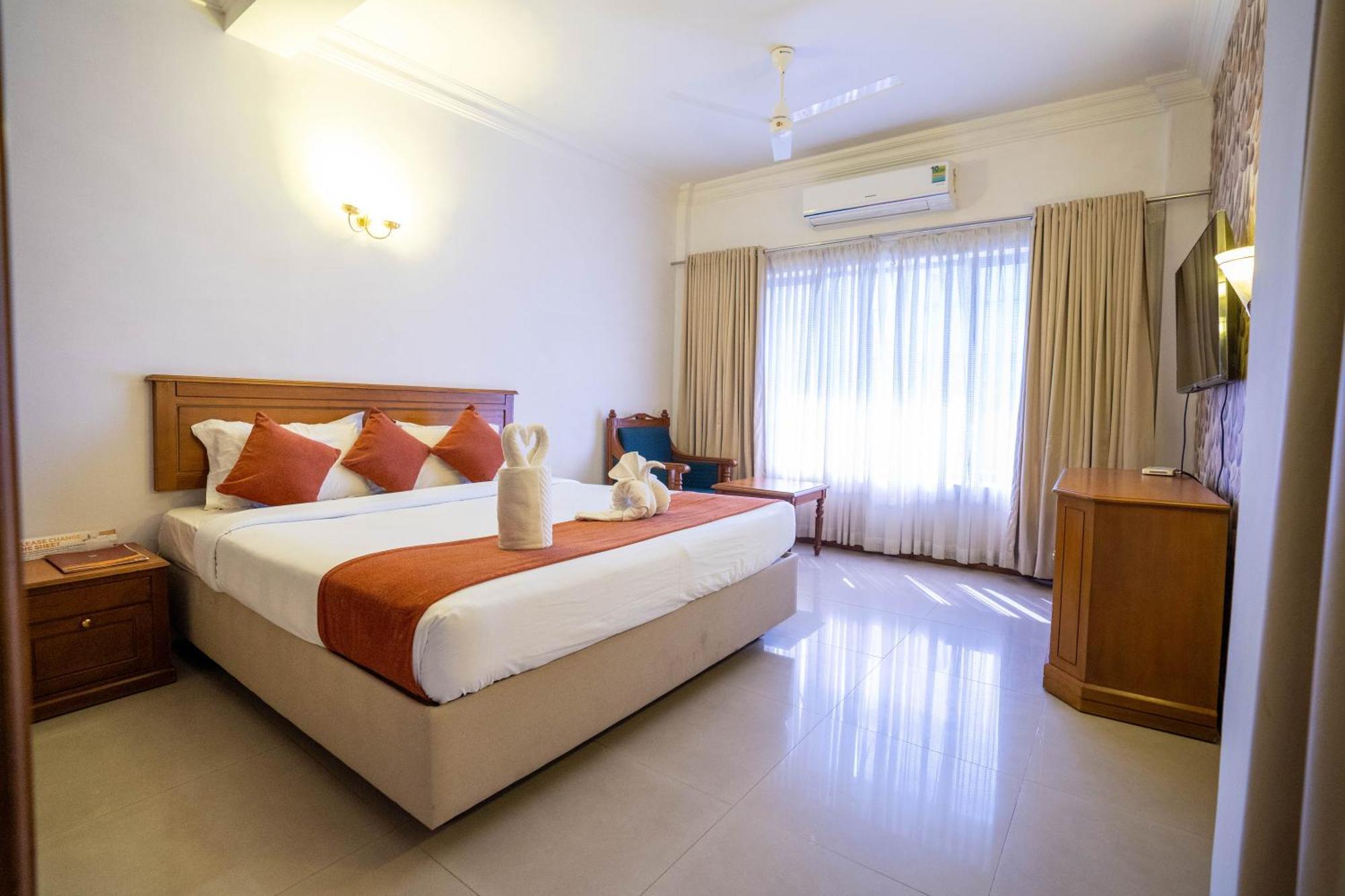 กาสิโน โฮเต็ล ลิมิเต็ด Hotel Thrissur ภายนอก รูปภาพ