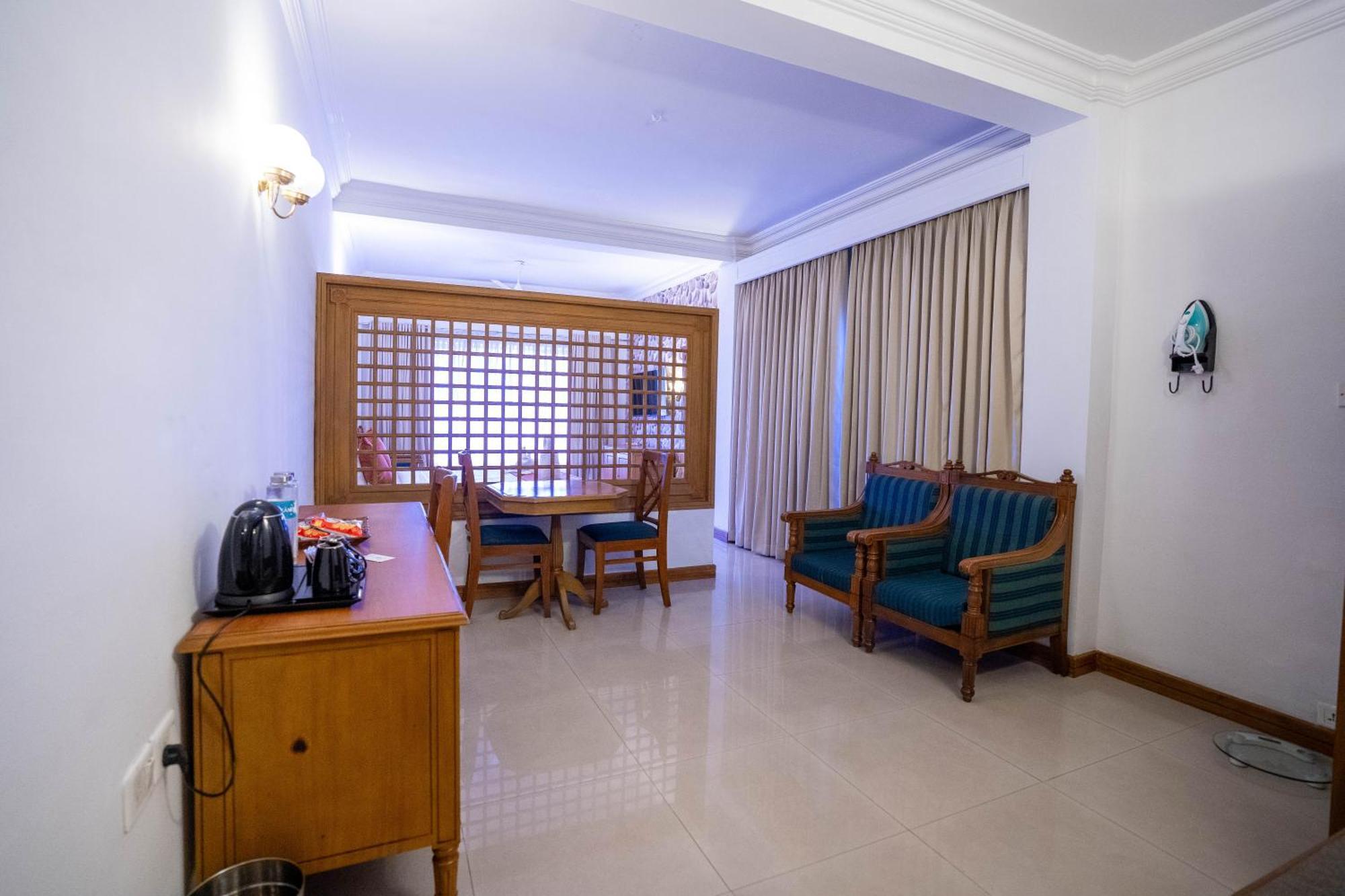 กาสิโน โฮเต็ล ลิมิเต็ด Hotel Thrissur ภายนอก รูปภาพ